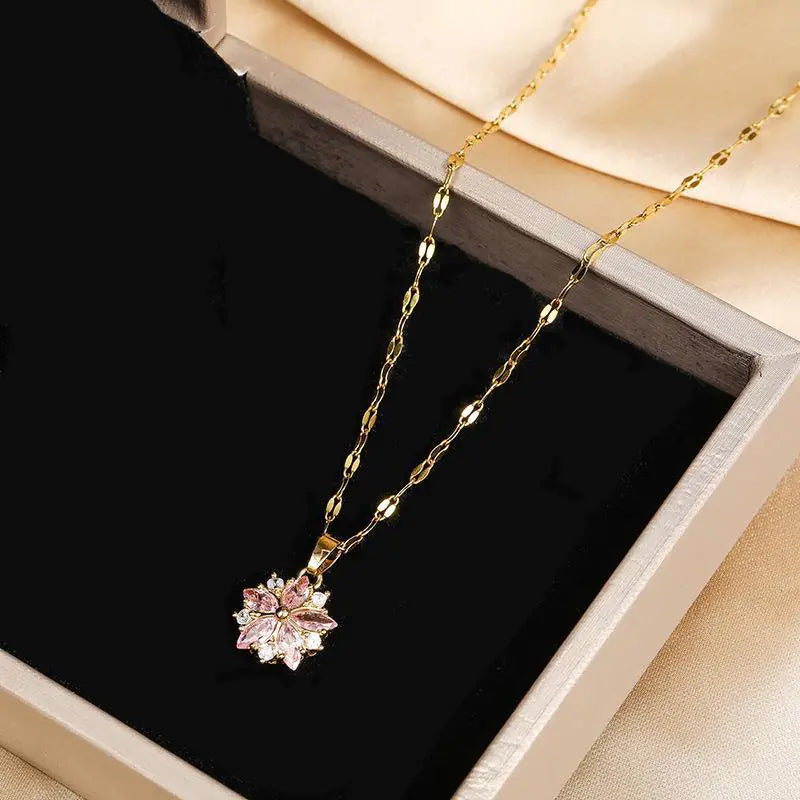 Fashionable Floral Pendant Necklace with Diamonds for Women